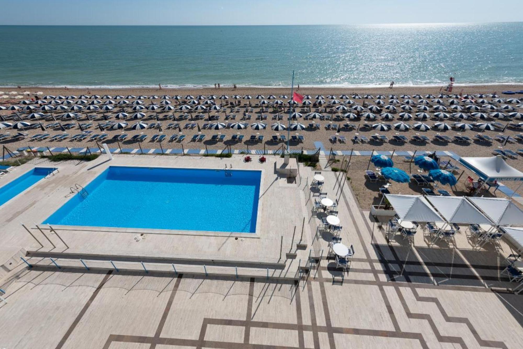 Hotel Marcelli Нумана Екстериор снимка
