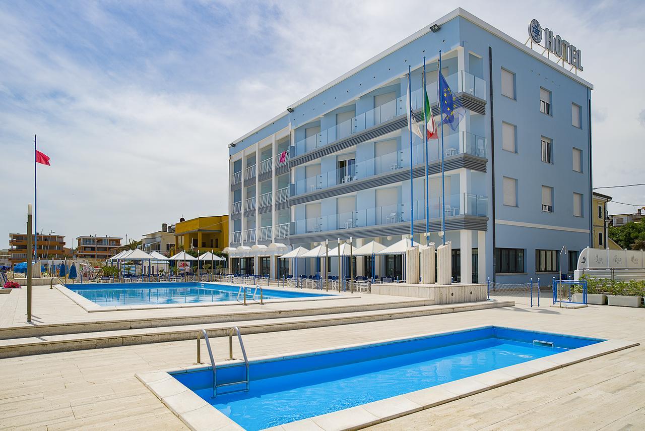 Hotel Marcelli Нумана Екстериор снимка